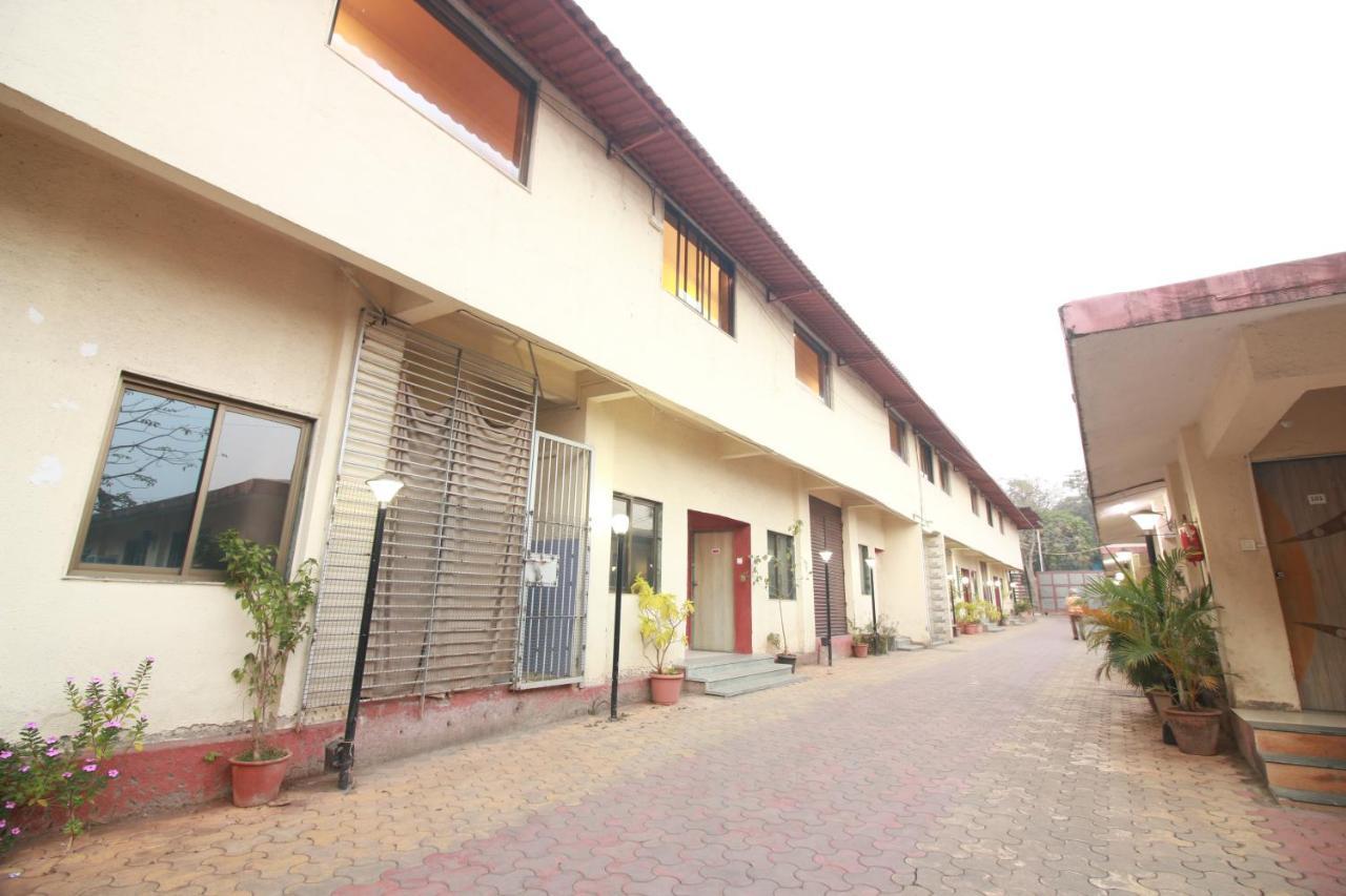 Hotel Nest Inn Residency Bhiwandi Esterno foto