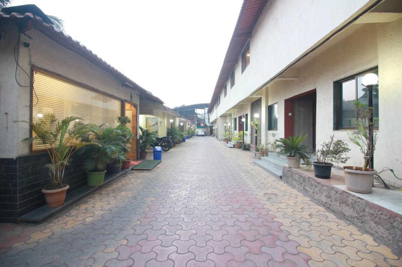 Hotel Nest Inn Residency Bhiwandi Esterno foto