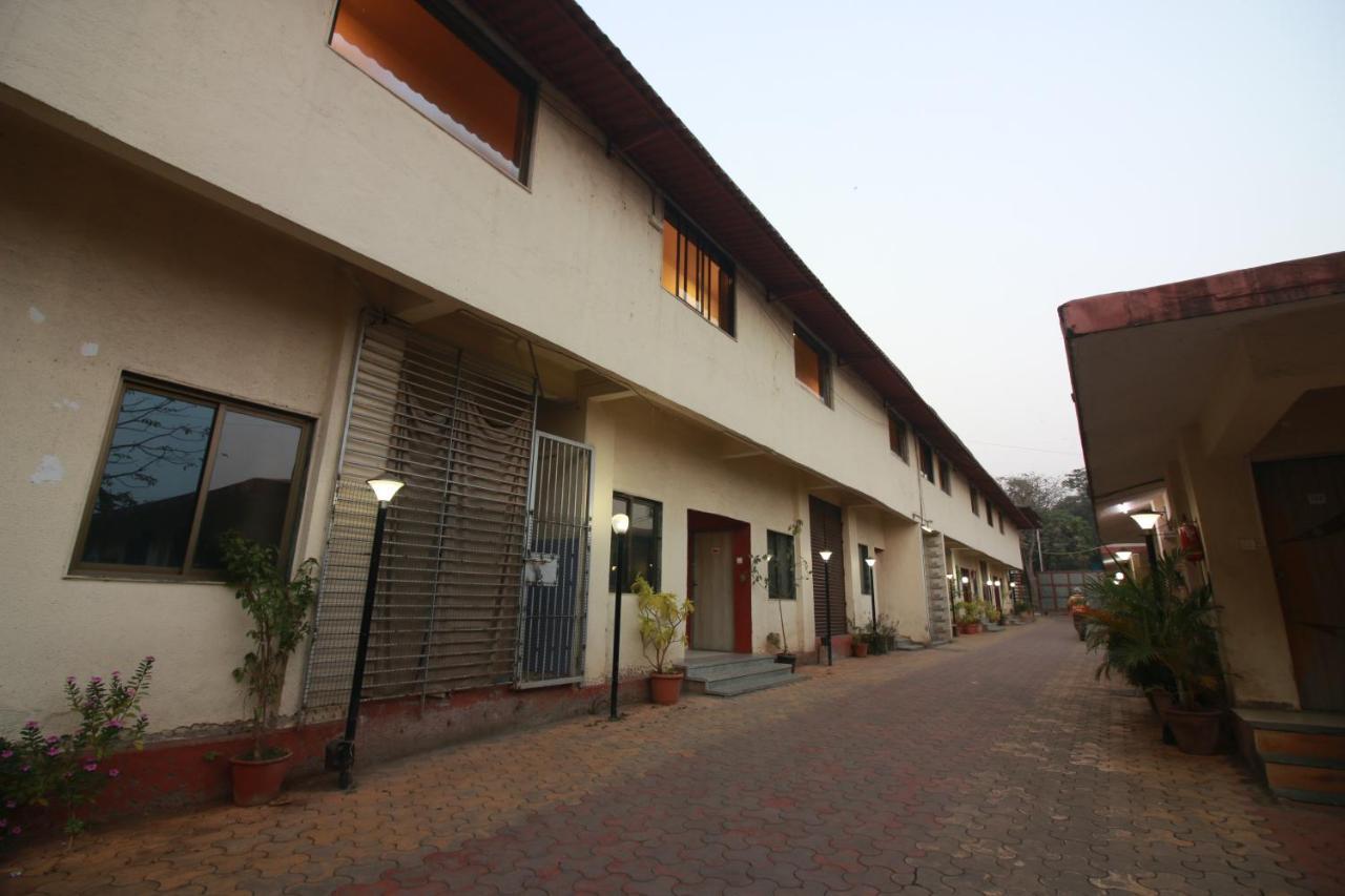 Hotel Nest Inn Residency Bhiwandi Esterno foto