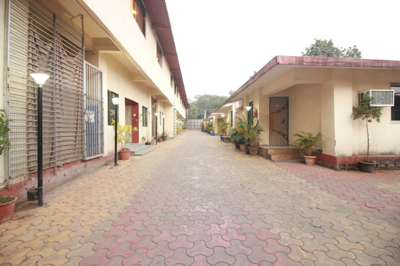 Hotel Nest Inn Residency Bhiwandi Esterno foto