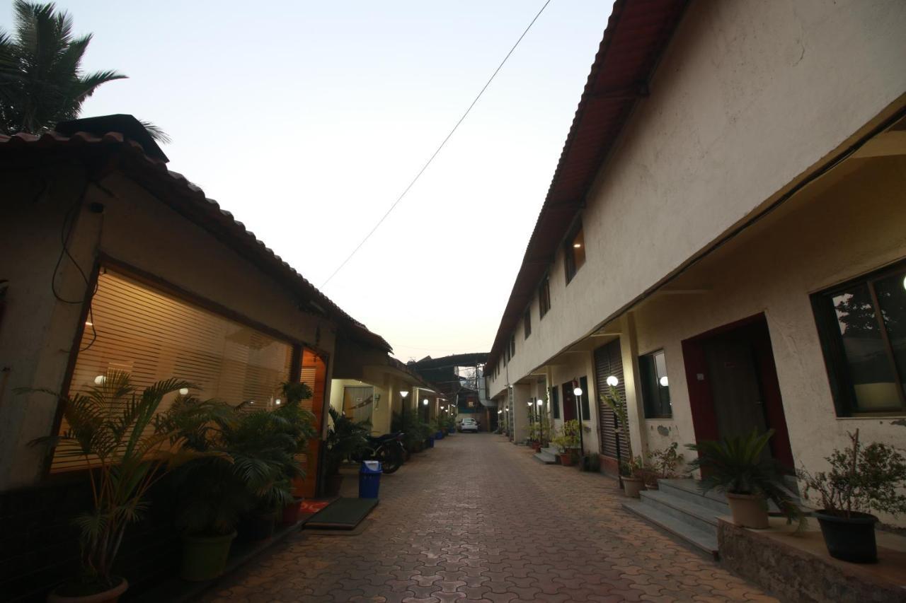 Hotel Nest Inn Residency Bhiwandi Esterno foto